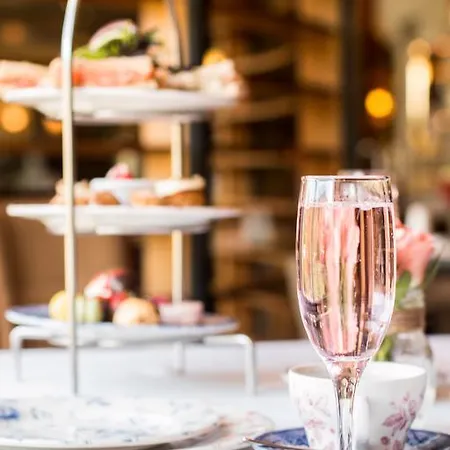 Four Seasons Hotel, Carlingford