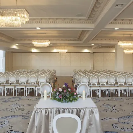 Four Seasons Hotel, 4* Carlingford