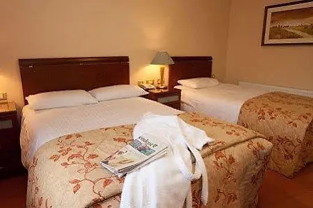 Hotel Four Seasons Hotel, 4*