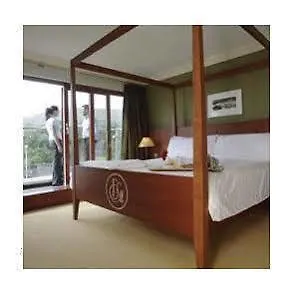 Four Seasons Hotel, Carlingford