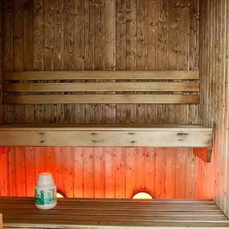 Four Seasons Hotel, Carlingford