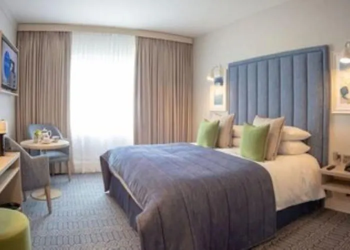 Four Seasons Hotel, 칼링포드