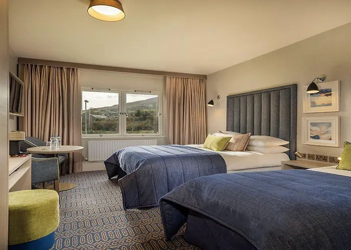 Four Seasons Hotel, 4*