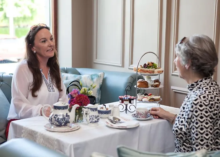 Four Seasons Hotel, 칼링포드