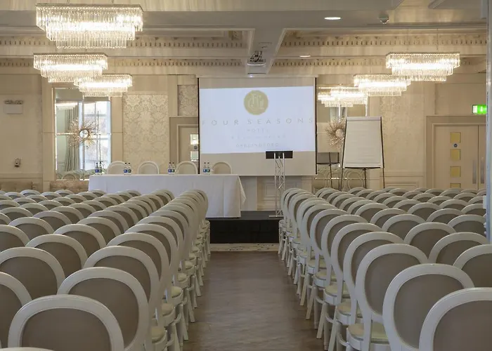 Four Seasons Hotel, Отель Карлингфорд