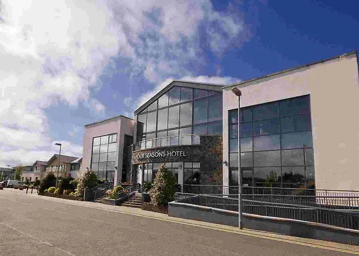 호텔 Four Seasons Hotel, 4*