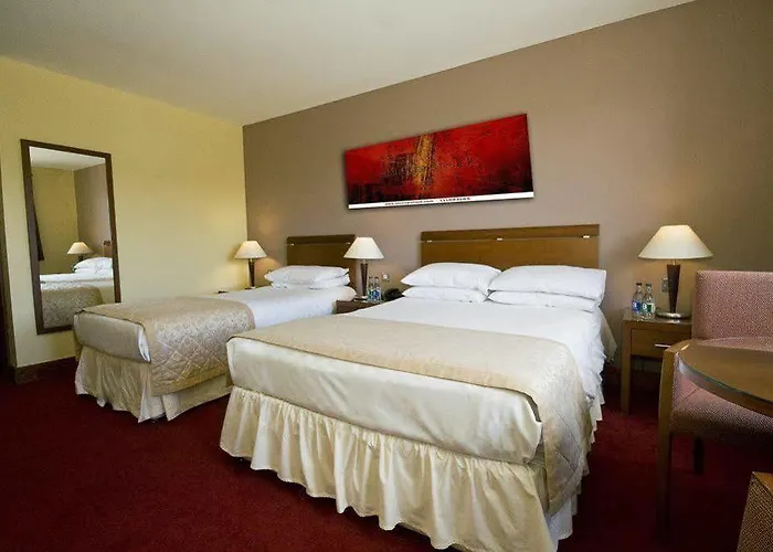 Four Seasons Hotel, 4* 칼링포드